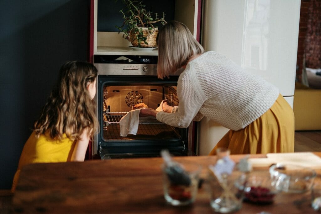 baking cooking method muffin in the oven